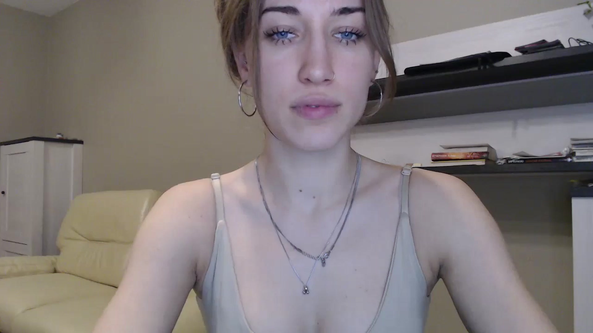 Gallery image thumbnail from GalaxyAnisia's myfreecams stream on, 11/10/2024, 20:16 image 17 of 20