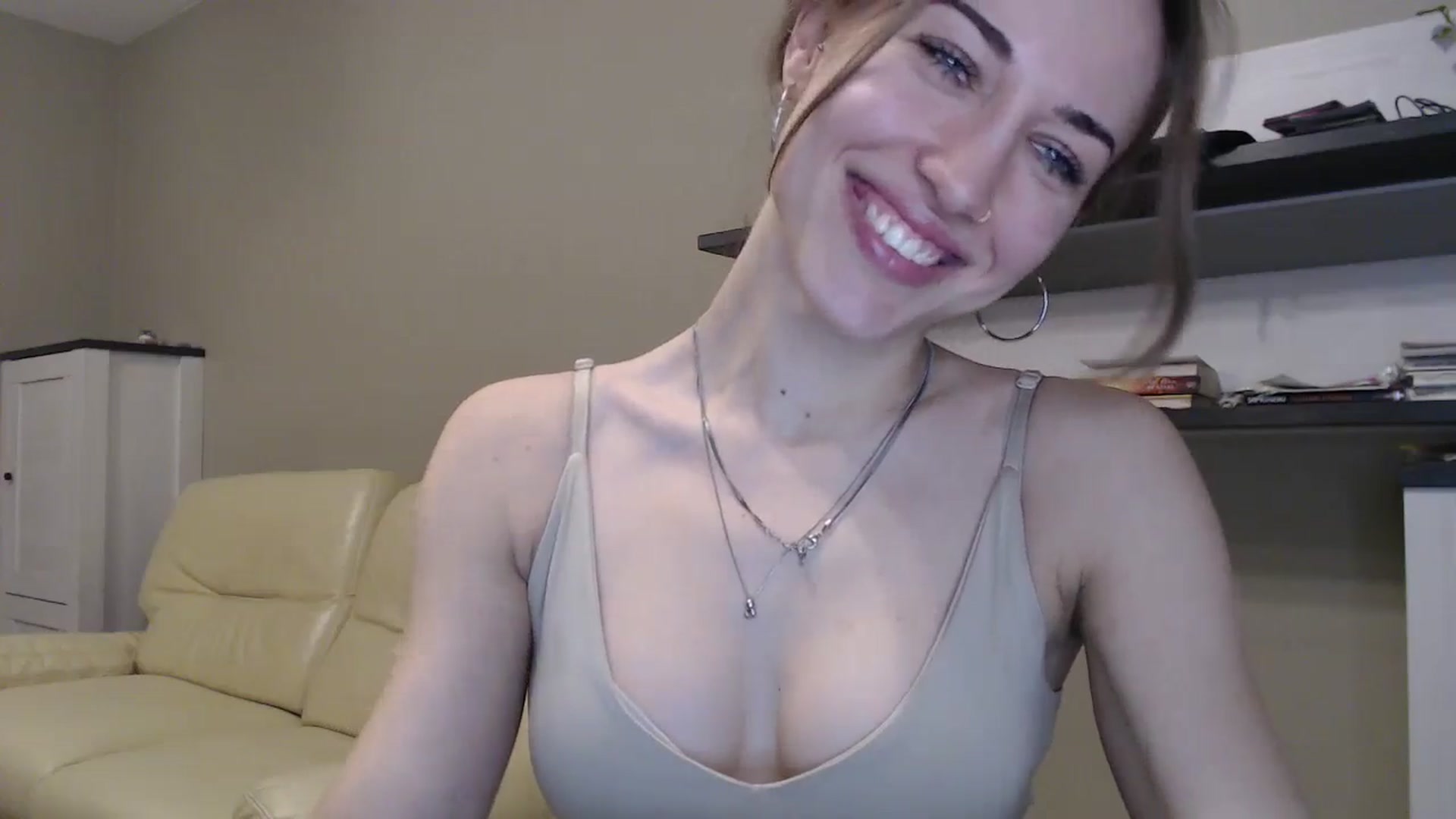 Gallery image thumbnail from GalaxyAnisia's myfreecams stream on, 11/10/2024, 20:40 image 14 of 20