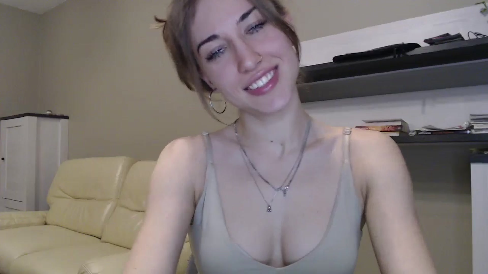 Gallery image thumbnail from GalaxyAnisia's myfreecams stream on, 11/10/2024, 20:40 image 20 of 20