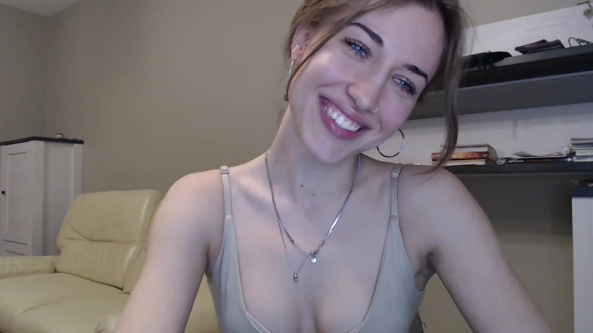 Gallery image thumbnail from GalaxyAnisia's myfreecams stream on, 11/10/2024, 20:58 image 18 of 20