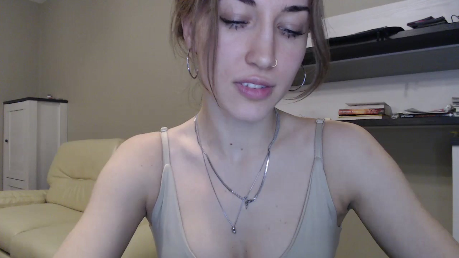 Gallery image thumbnail from GalaxyAnisia's myfreecams stream on, 11/10/2024, 21:54 image 17 of 20
