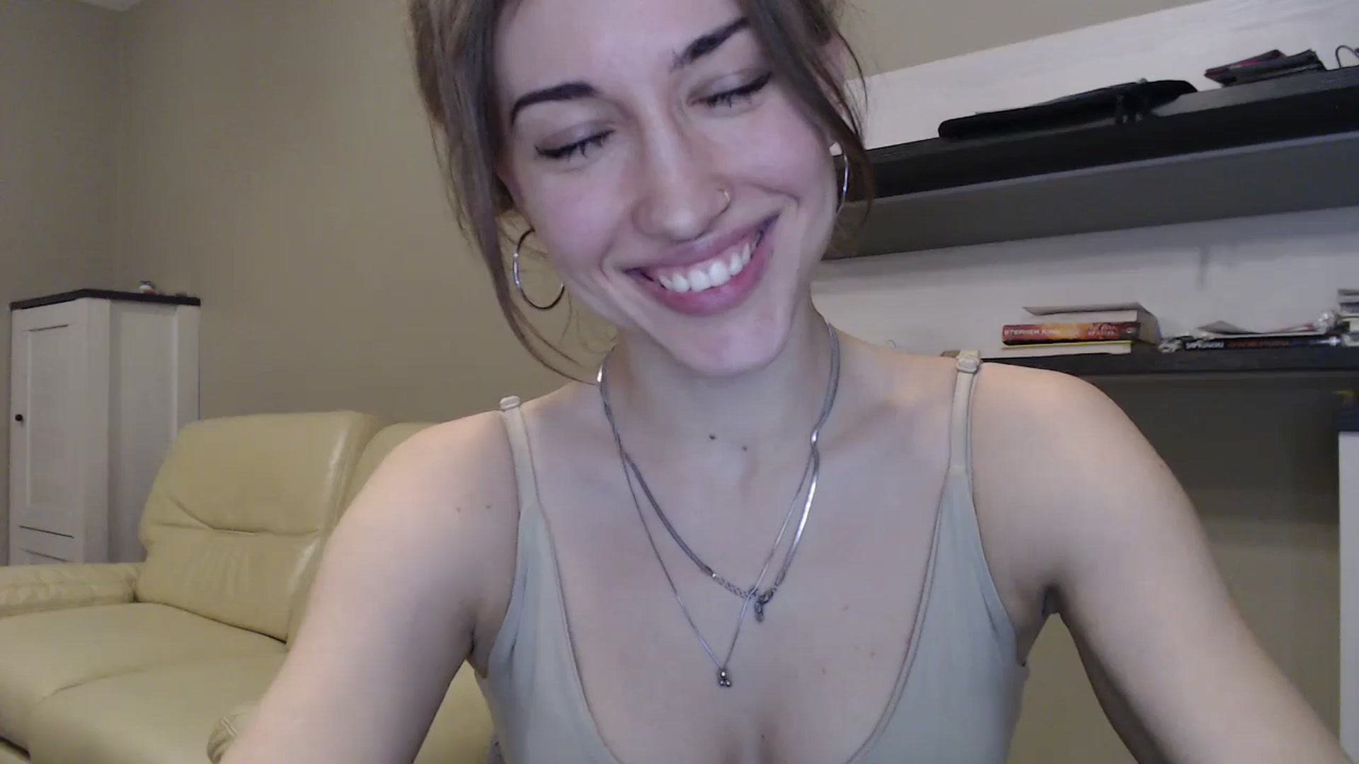 Gallery image thumbnail from GalaxyAnisia's myfreecams stream on, 11/10/2024, 21:54 image 19 of 20