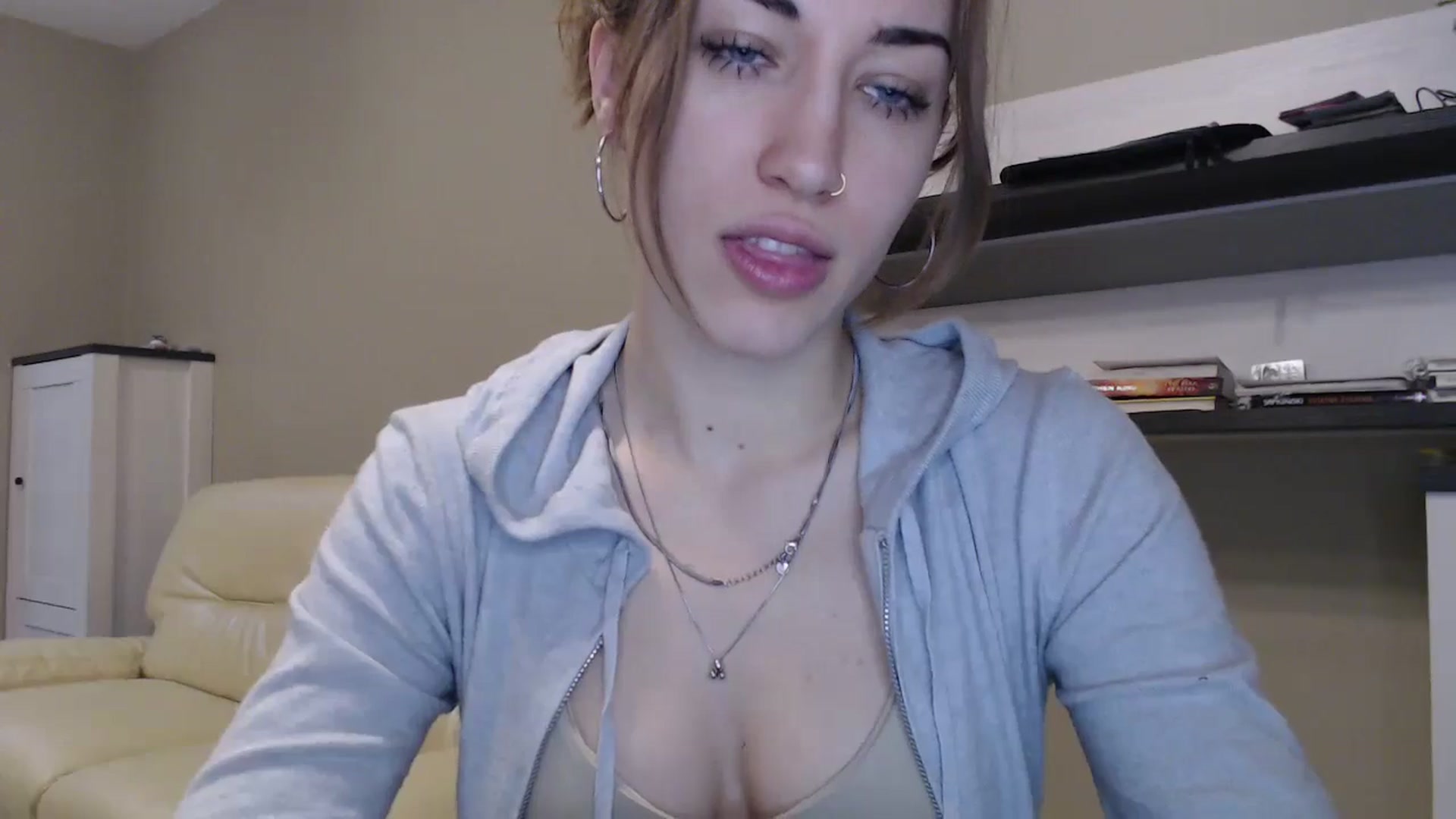 Gallery image thumbnail from GalaxyAnisia's myfreecams stream on, 11/11/2024, 14:38 image 3 of 20