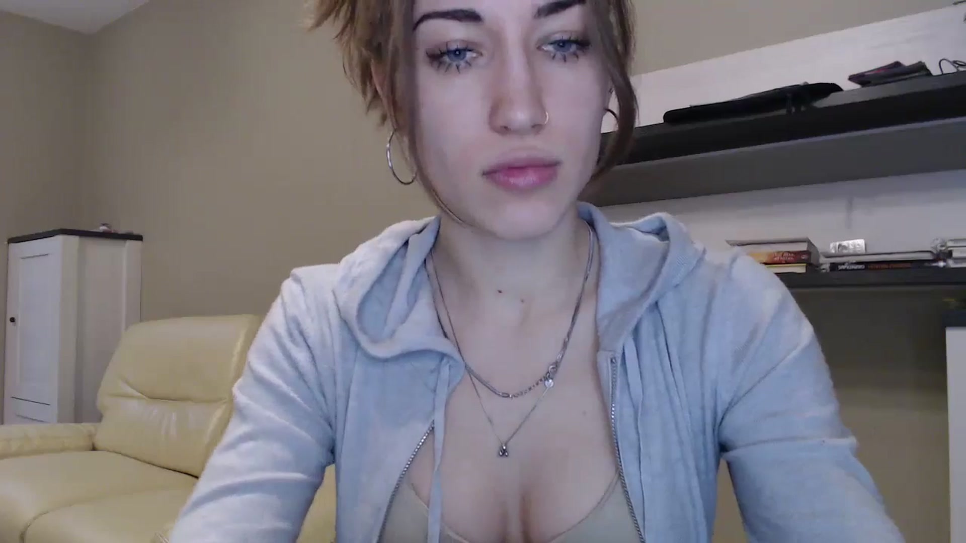 Gallery image thumbnail from GalaxyAnisia's myfreecams stream on, 11/11/2024, 14:38 image 4 of 20