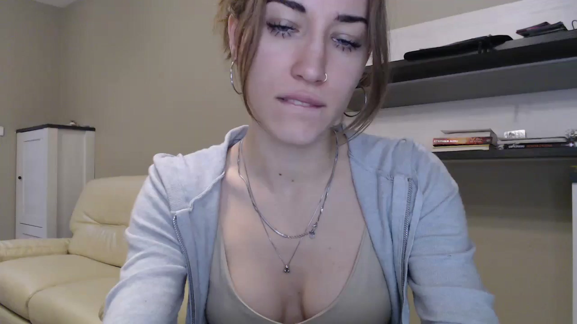 Gallery image thumbnail from GalaxyAnisia's myfreecams stream on, 11/11/2024, 14:38 image 16 of 20