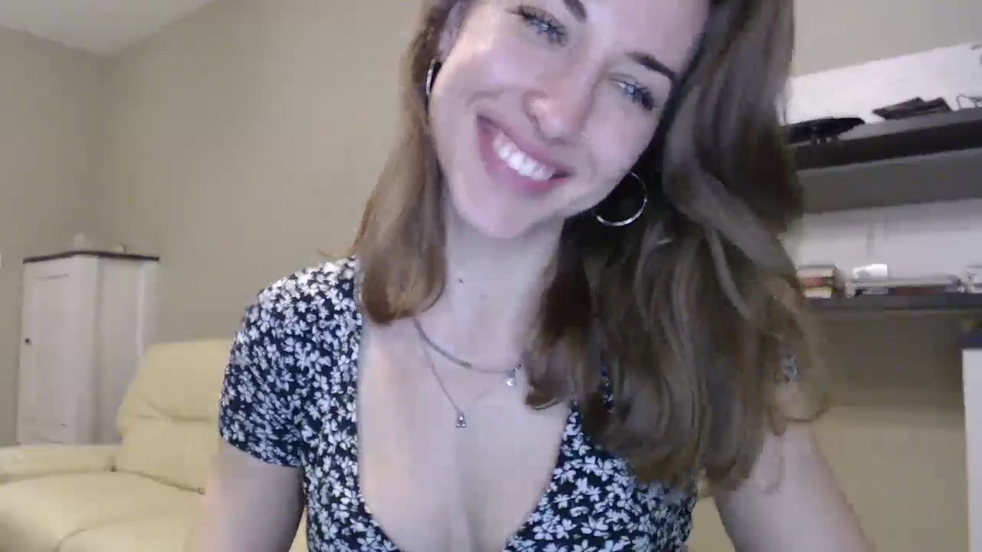 Gallery image thumbnail from GalaxyAnisia's myfreecams stream on, 11/14/2024, 19:43 image 17 of 20