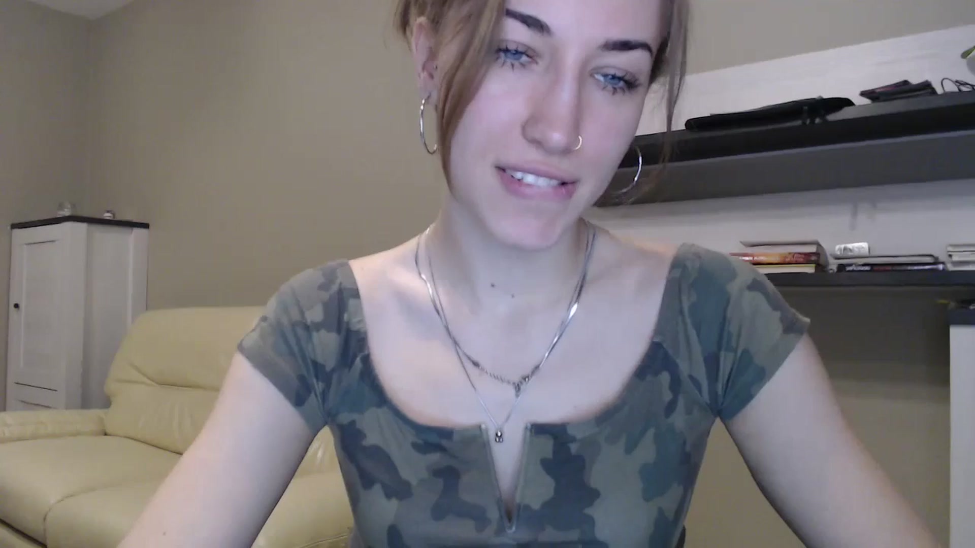 Gallery image thumbnail from GalaxyAnisia's myfreecams stream on, 11/17/2024, 20:21 image 4 of 20
