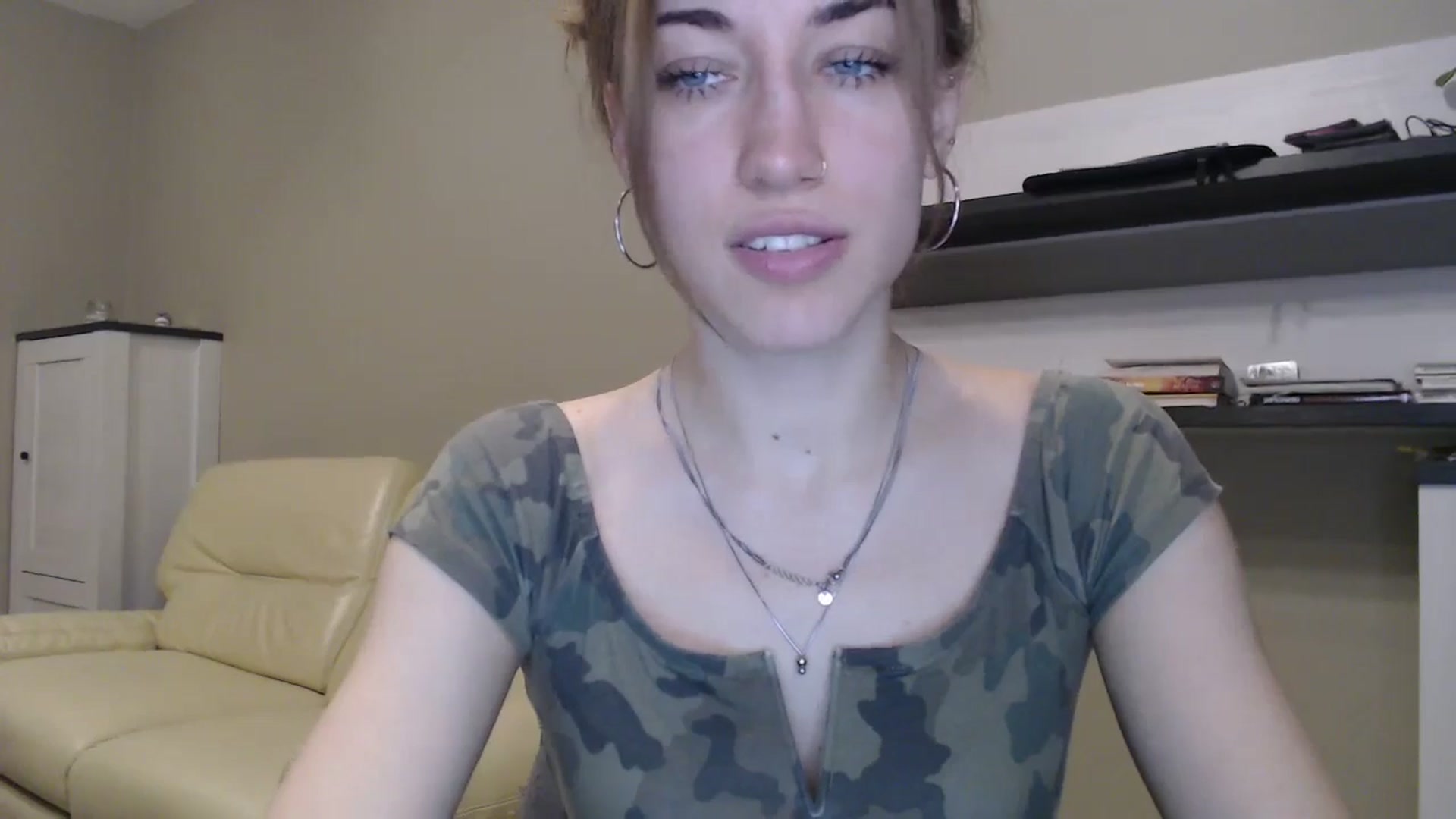 Gallery image thumbnail from GalaxyAnisia's myfreecams stream on, 11/17/2024, 20:21 image 6 of 20