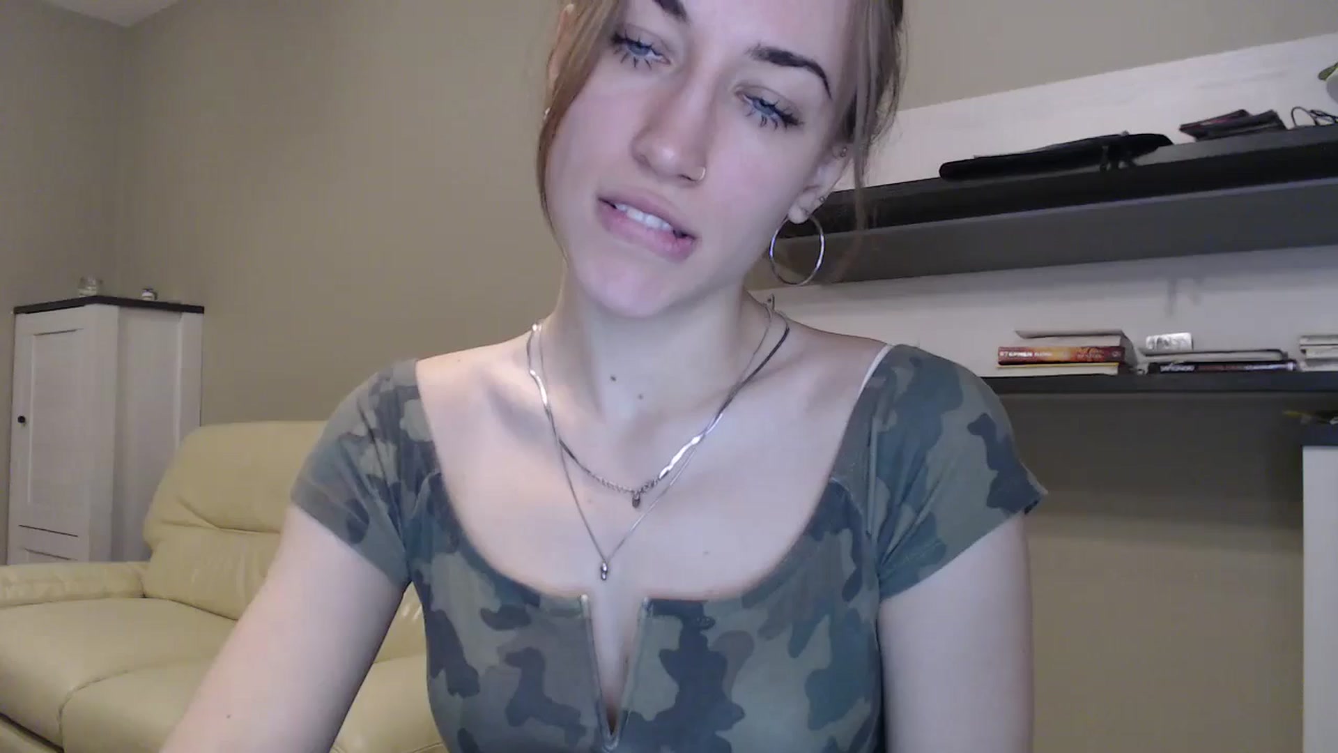 Gallery image thumbnail from GalaxyAnisia's myfreecams stream on, 11/17/2024, 20:21 image 10 of 20