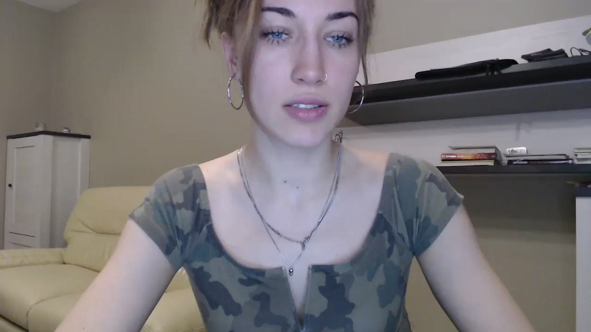 Gallery image thumbnail from GalaxyAnisia's myfreecams stream on, 11/17/2024, 20:21 image 1 of 20