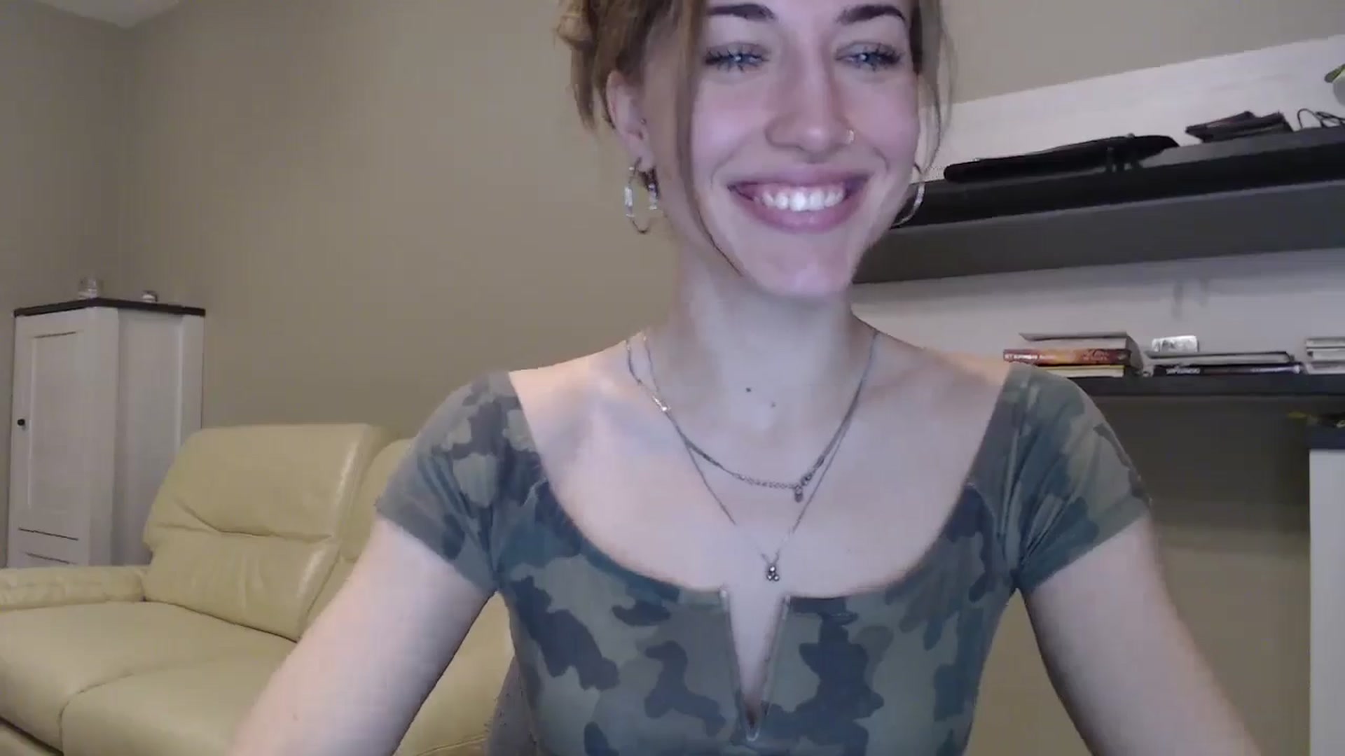 Gallery image thumbnail from GalaxyAnisia's myfreecams stream on, 11/17/2024, 20:21 image 19 of 20