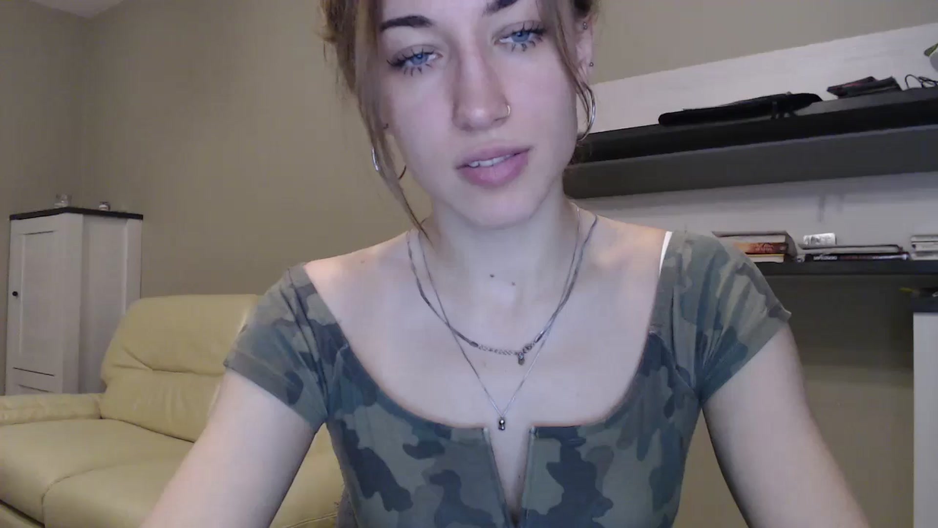 Gallery image thumbnail from GalaxyAnisia's myfreecams stream on, 11/17/2024, 20:21 image 12 of 20