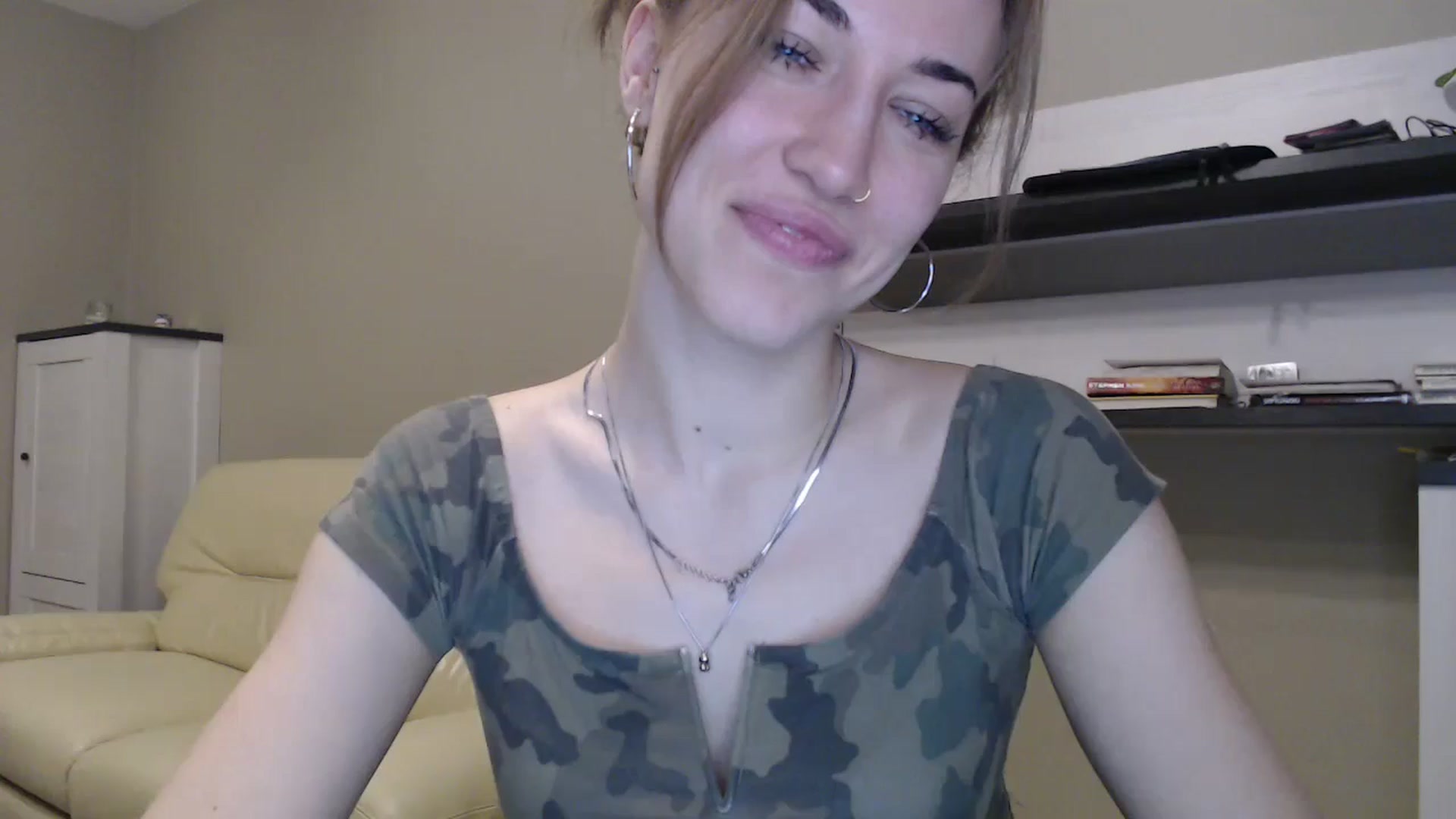 Gallery image thumbnail from GalaxyAnisia's myfreecams stream on, 11/17/2024, 20:21 image 3 of 20