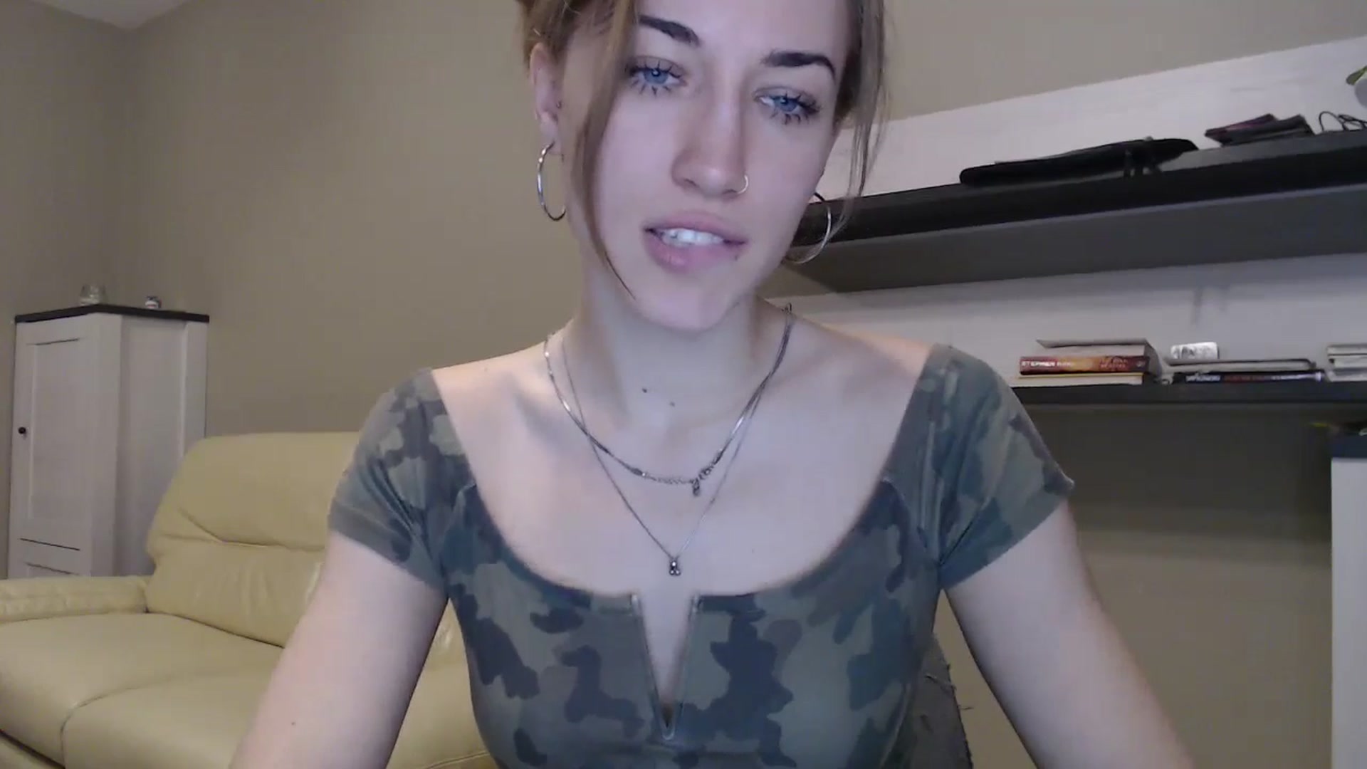 Gallery image thumbnail from GalaxyAnisia's myfreecams stream on, 11/17/2024, 20:21 image 18 of 20