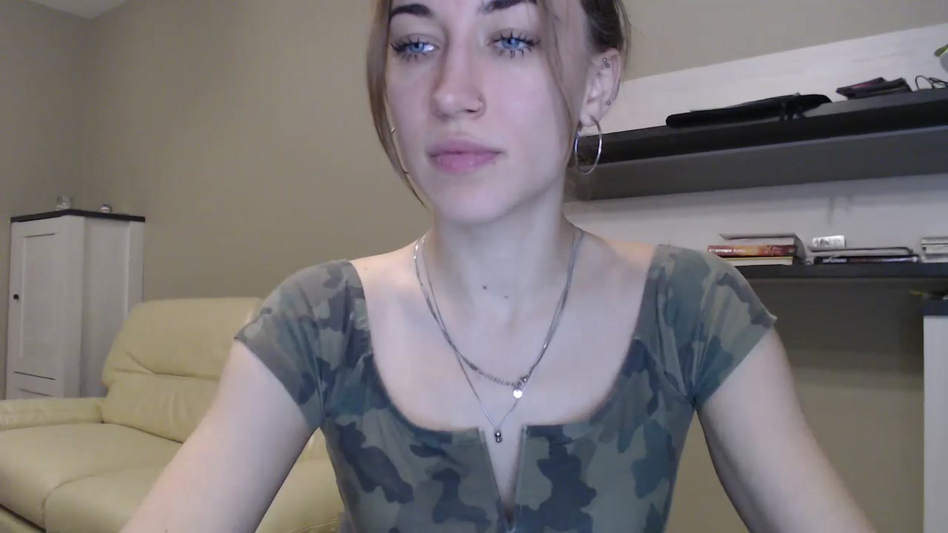 Gallery image thumbnail from GalaxyAnisia's myfreecams stream on, 11/17/2024, 20:21 image 5 of 20