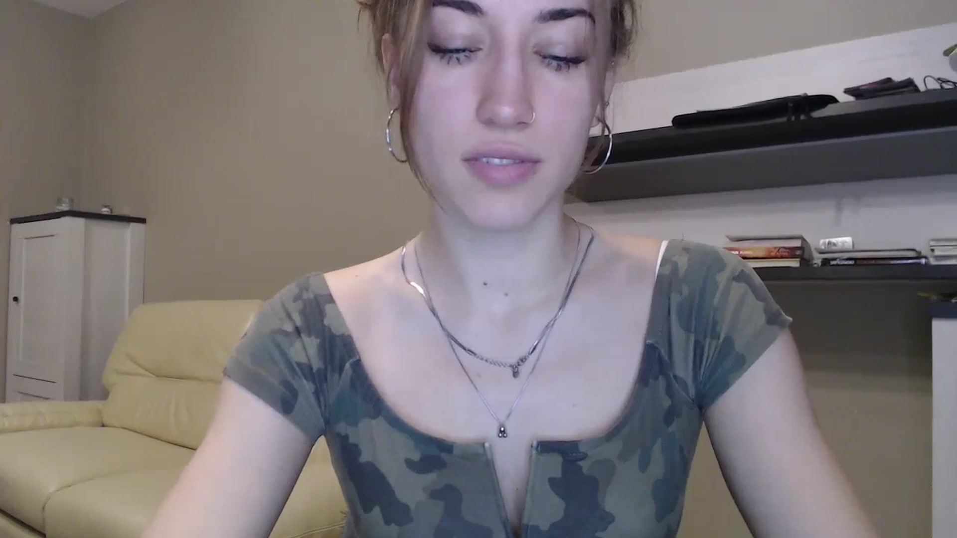 Gallery image thumbnail from GalaxyAnisia's myfreecams stream on, 11/17/2024, 20:21 image 11 of 20