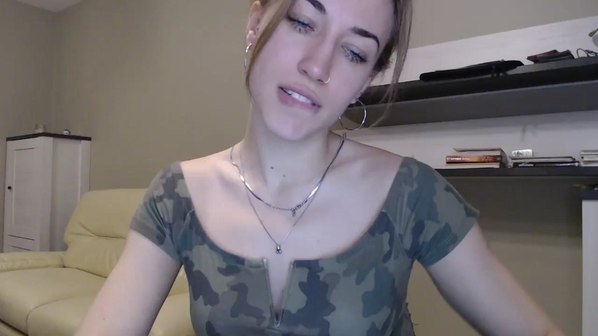 Gallery image thumbnail from GalaxyAnisia's myfreecams stream on, 11/17/2024, 20:21 image 20 of 20