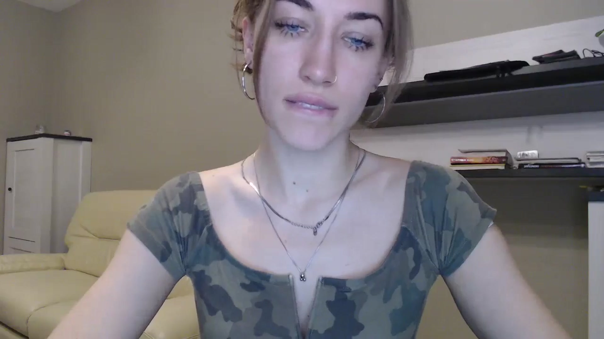 Gallery image thumbnail from GalaxyAnisia's myfreecams stream on, 11/17/2024, 21:03 image 20 of 20