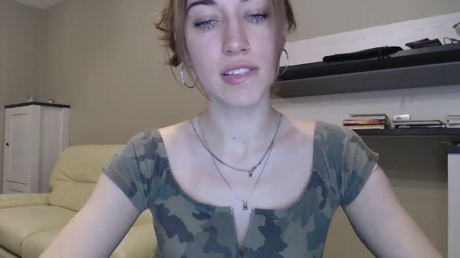 Gallery image thumbnail from GalaxyAnisia's myfreecams stream on, 11/17/2024, 21:03 image 16 of 20