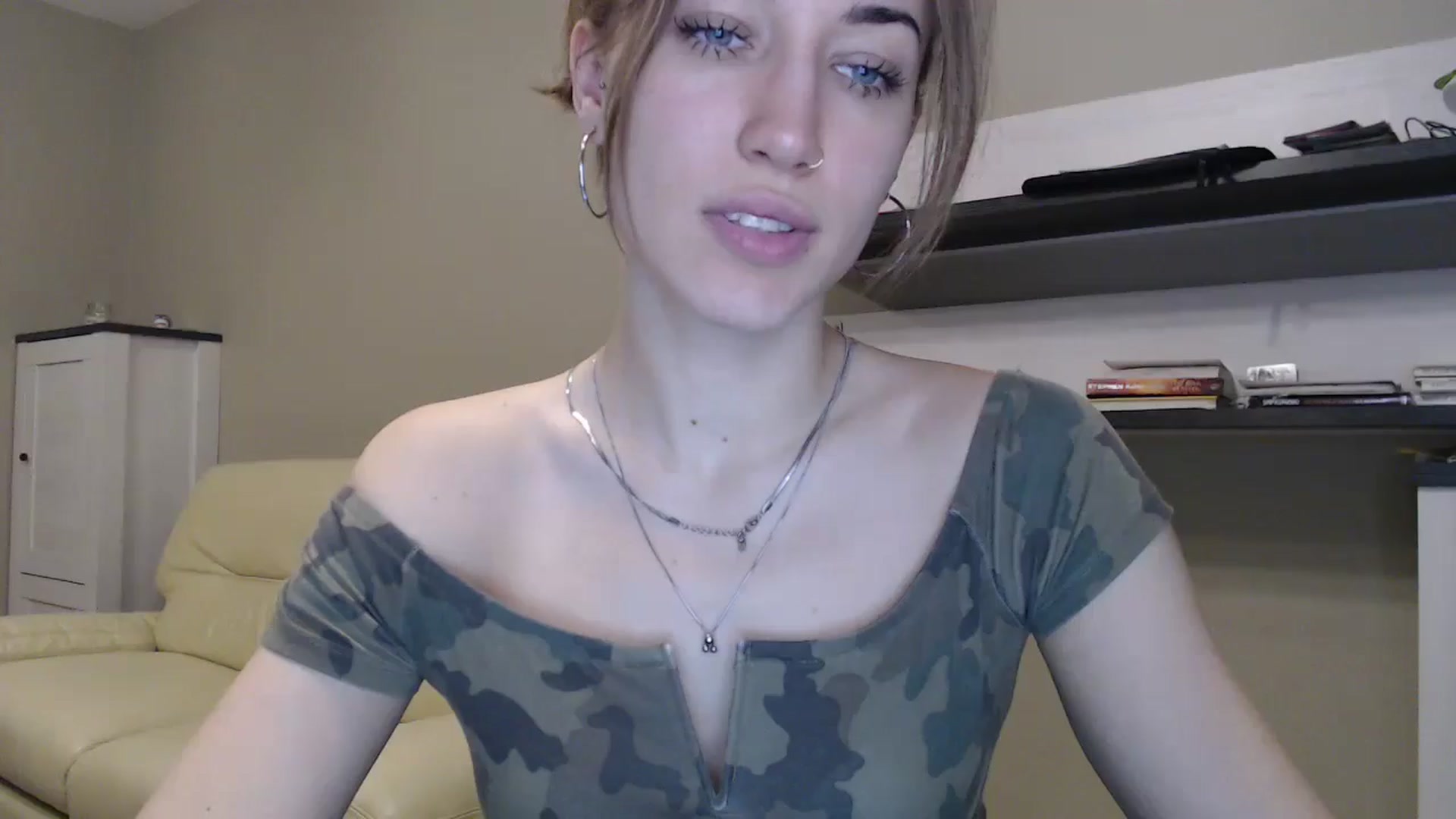 Gallery image thumbnail from GalaxyAnisia's myfreecams stream on, 11/17/2024, 21:03 image 5 of 20