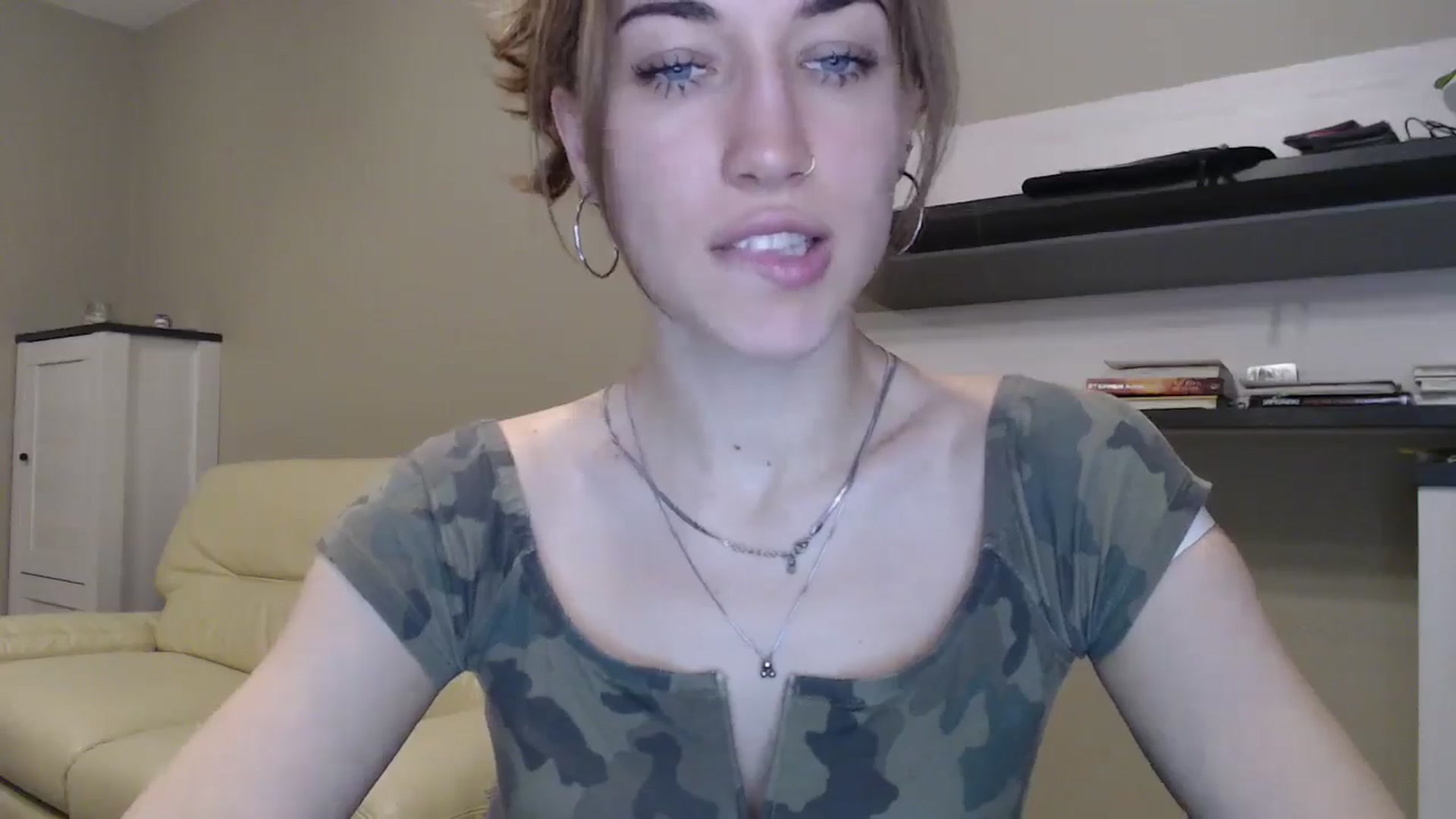 Gallery image thumbnail from GalaxyAnisia's myfreecams stream on, 11/17/2024, 21:03 image 14 of 20