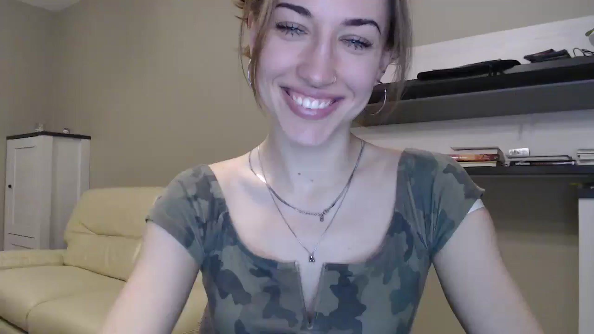 Gallery image thumbnail from GalaxyAnisia's myfreecams stream on, 11/17/2024, 21:03 image 13 of 20