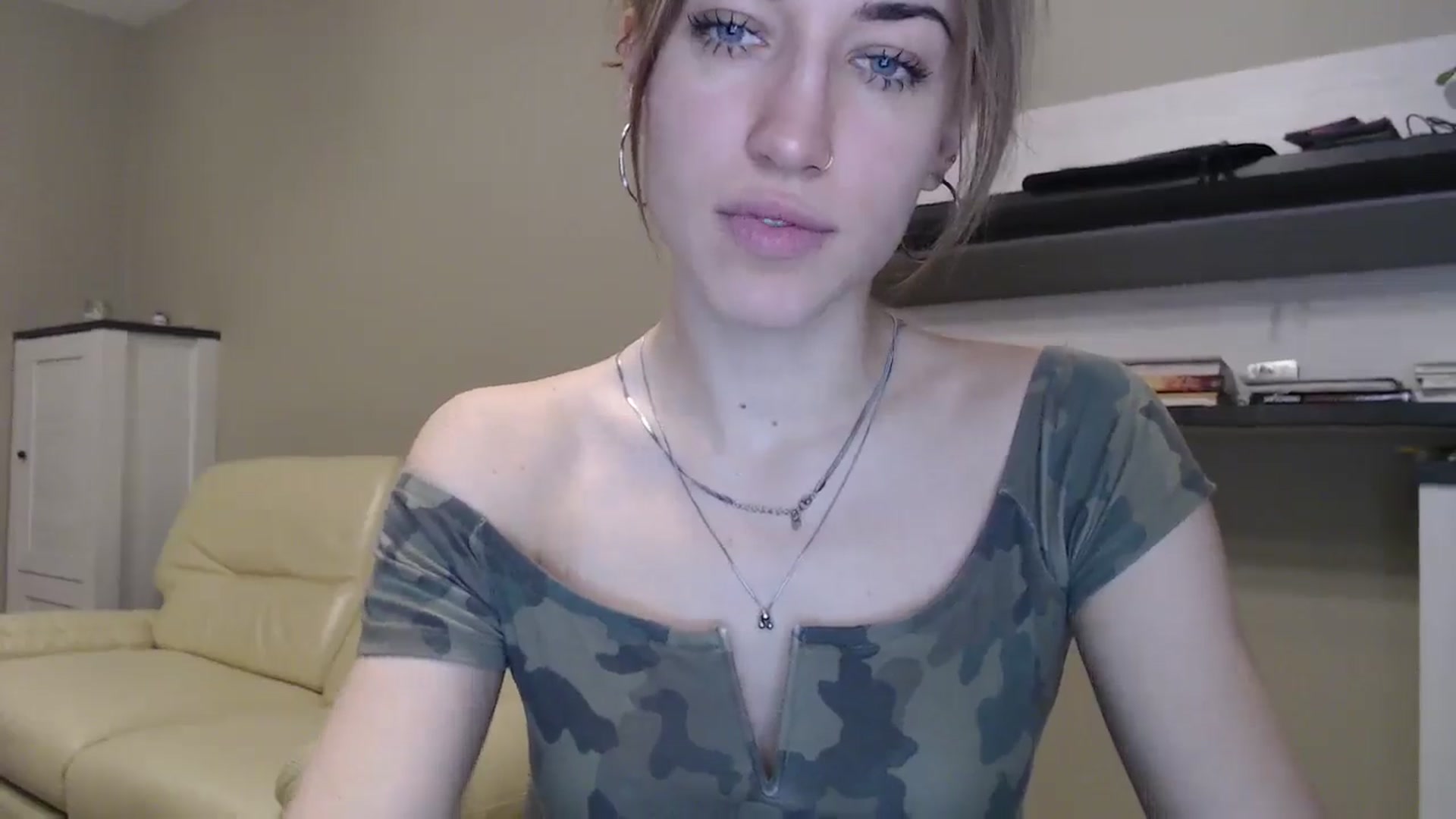 Gallery image thumbnail from GalaxyAnisia's myfreecams stream on, 11/17/2024, 21:03 image 3 of 20
