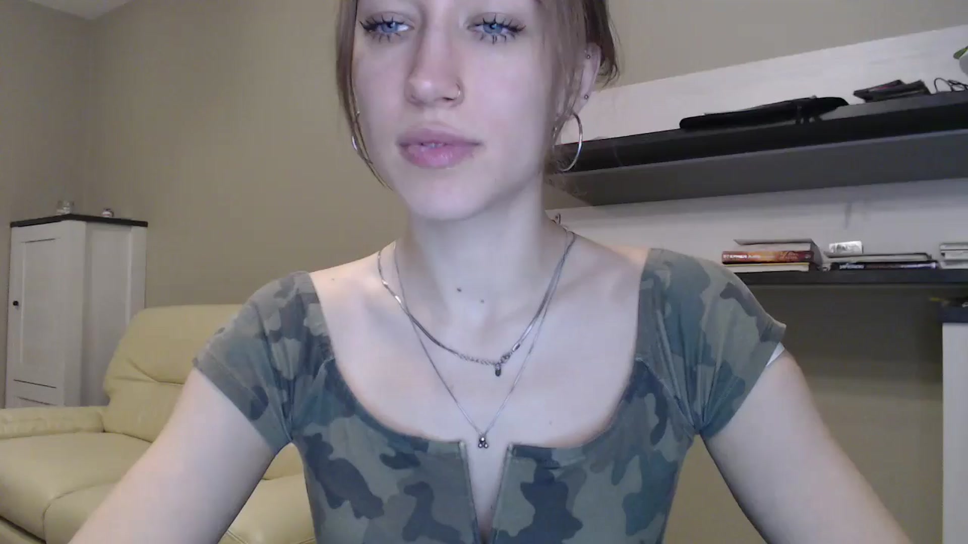 Gallery image thumbnail from GalaxyAnisia's myfreecams stream on, 11/17/2024, 21:03 image 17 of 20