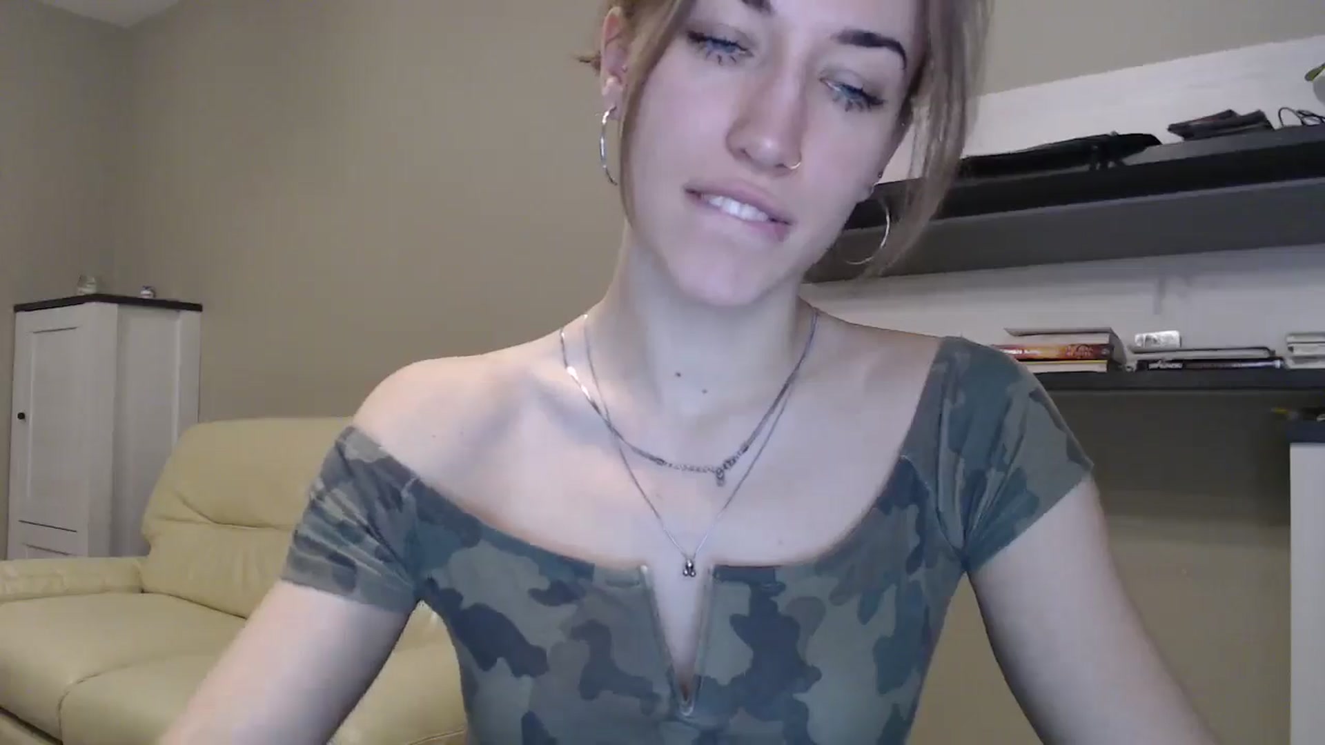 Gallery image thumbnail from GalaxyAnisia's myfreecams stream on, 11/17/2024, 21:03 image 4 of 20