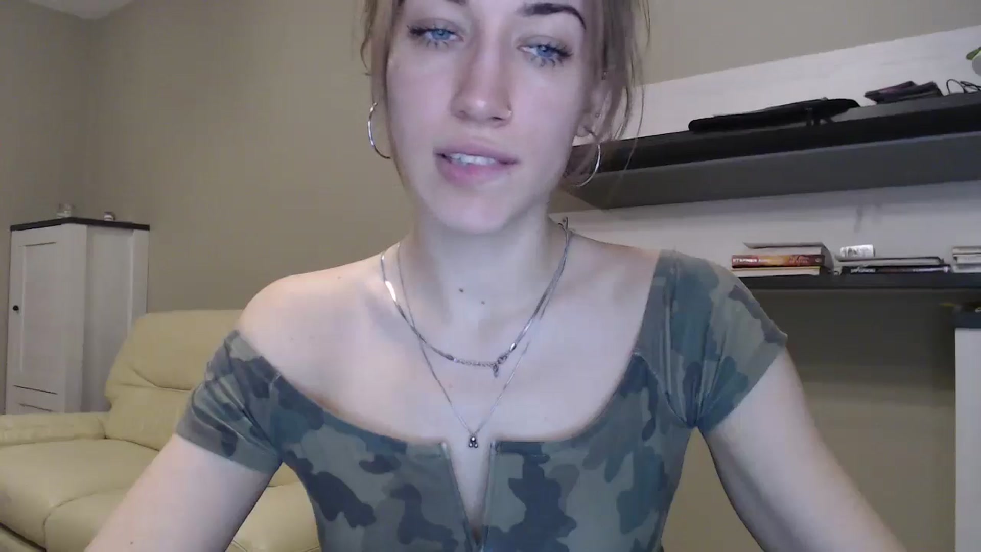 Gallery image thumbnail from GalaxyAnisia's myfreecams stream on, 11/17/2024, 21:03 image 6 of 20