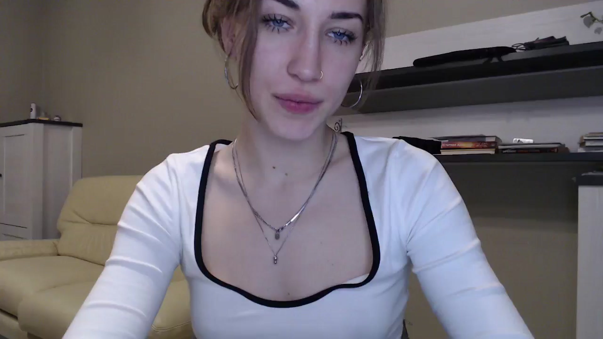 Gallery image thumbnail from GalaxyAnisia's myfreecams stream on, 11/19/2024, 18:17 image 18 of 20