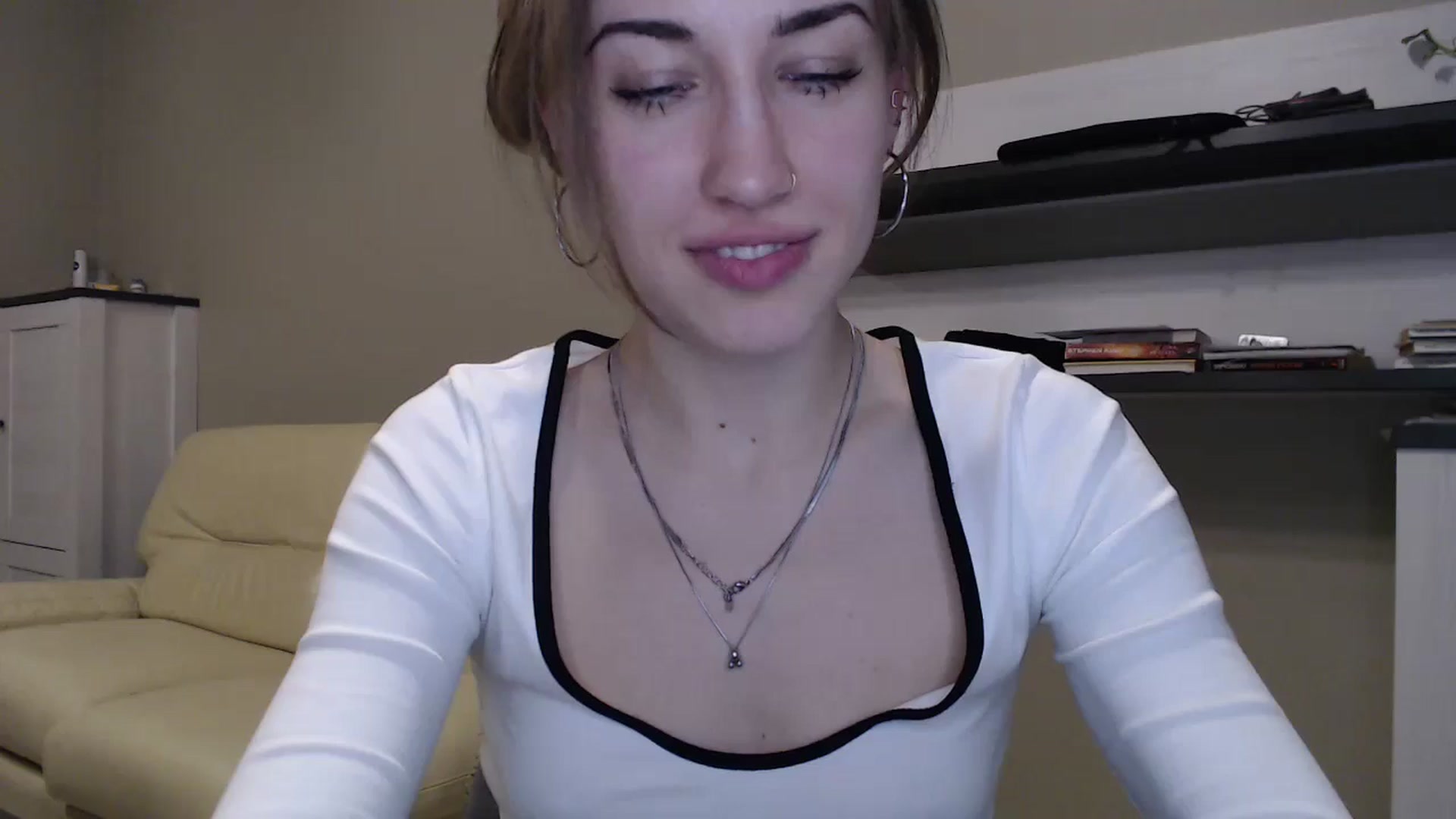 Gallery image thumbnail from GalaxyAnisia's myfreecams stream on, 11/19/2024, 18:17 image 19 of 20