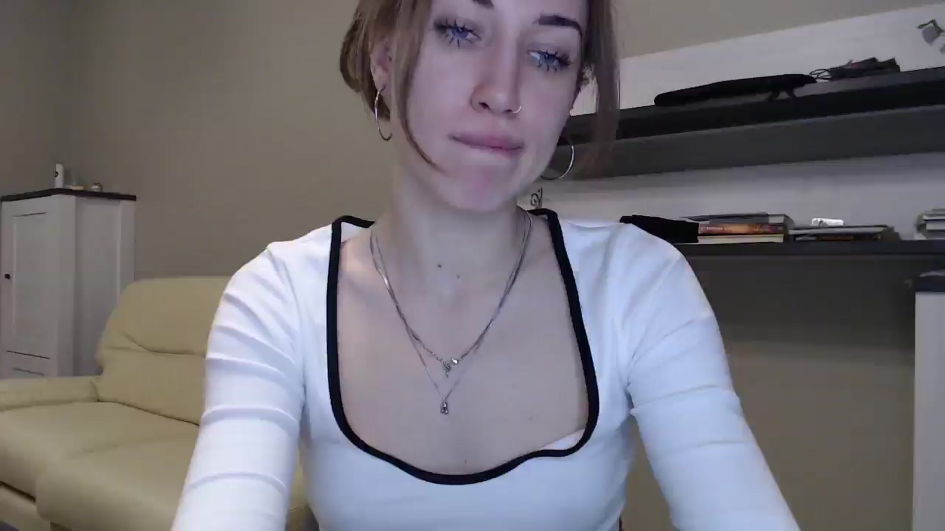Gallery image thumbnail from GalaxyAnisia's myfreecams stream on, 11/19/2024, 18:17 image 14 of 20