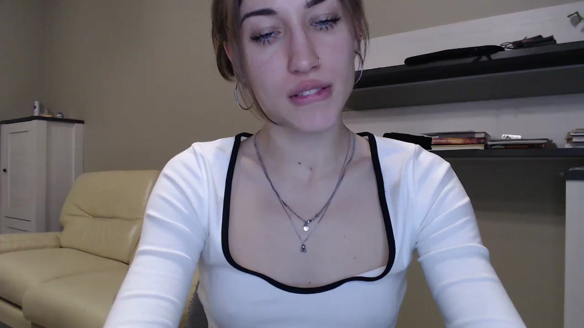 Gallery image thumbnail from GalaxyAnisia's myfreecams stream on, 11/19/2024, 18:17 image 10 of 20
