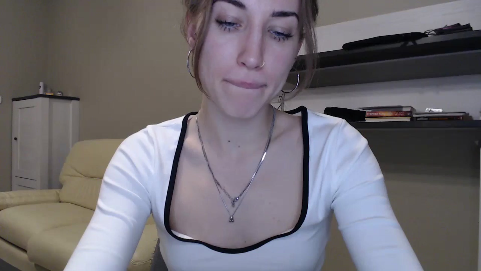 Gallery image thumbnail from GalaxyAnisia's myfreecams stream on, 11/19/2024, 18:52 image 17 of 20