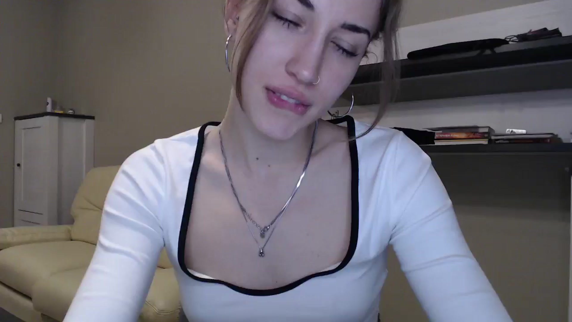Gallery image thumbnail from GalaxyAnisia's myfreecams stream on, 11/19/2024, 18:52 image 18 of 20
