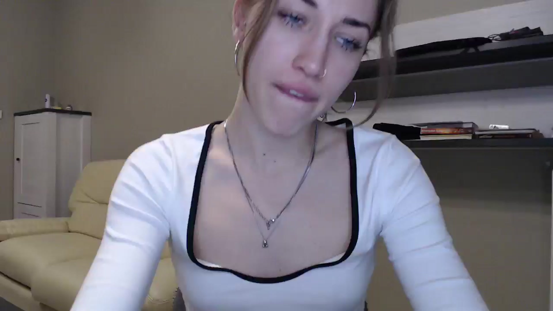 Gallery image thumbnail from GalaxyAnisia's myfreecams stream on, 11/19/2024, 18:52 image 19 of 20
