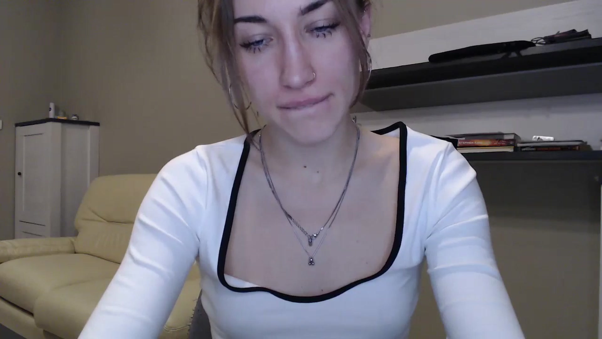 Gallery image thumbnail from GalaxyAnisia's myfreecams stream on, 11/19/2024, 18:52 image 14 of 20