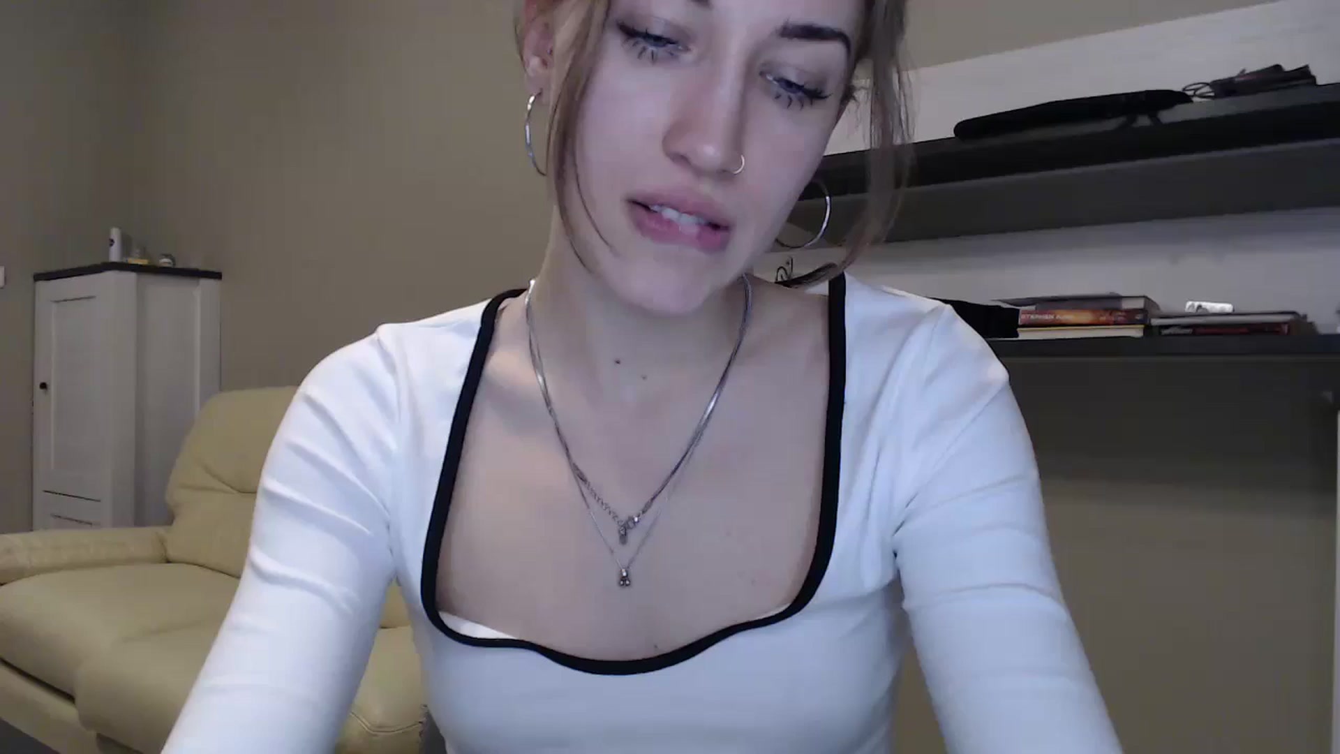 Gallery image thumbnail from GalaxyAnisia's myfreecams stream on, 11/19/2024, 18:52 image 13 of 20