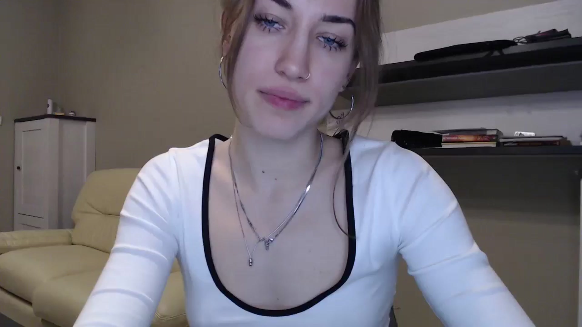 Gallery image thumbnail from GalaxyAnisia's myfreecams stream on, 11/19/2024, 19:40 image 6 of 20