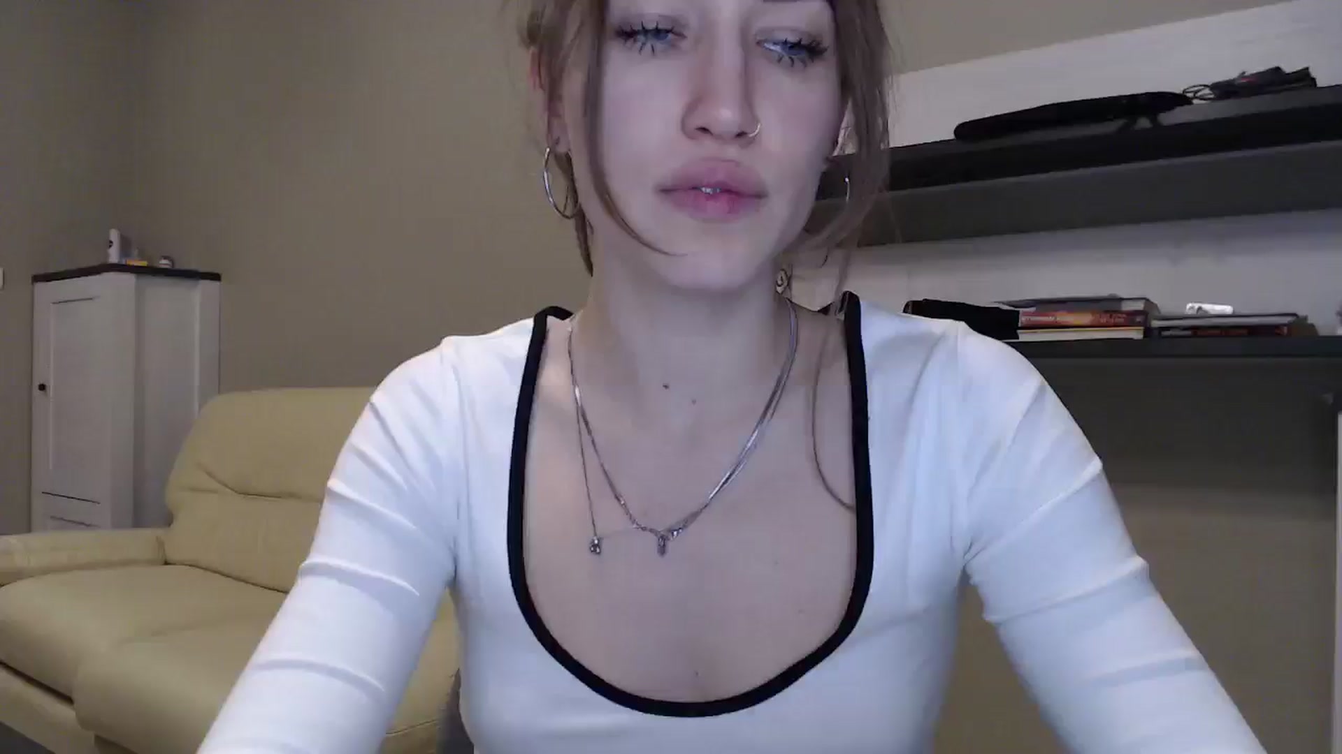 Gallery image thumbnail from GalaxyAnisia's myfreecams stream on, 11/19/2024, 19:40 image 15 of 20