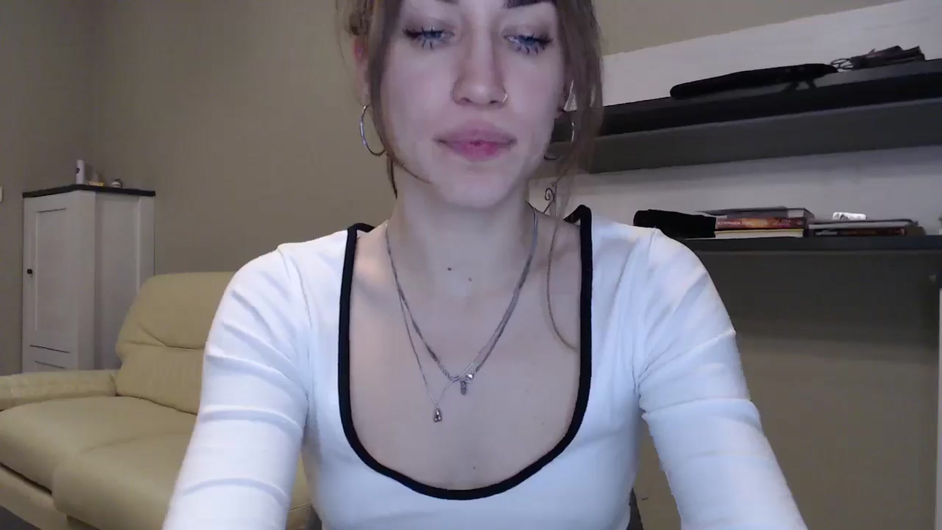 Gallery image thumbnail from GalaxyAnisia's myfreecams stream on, 11/19/2024, 19:40 image 2 of 20