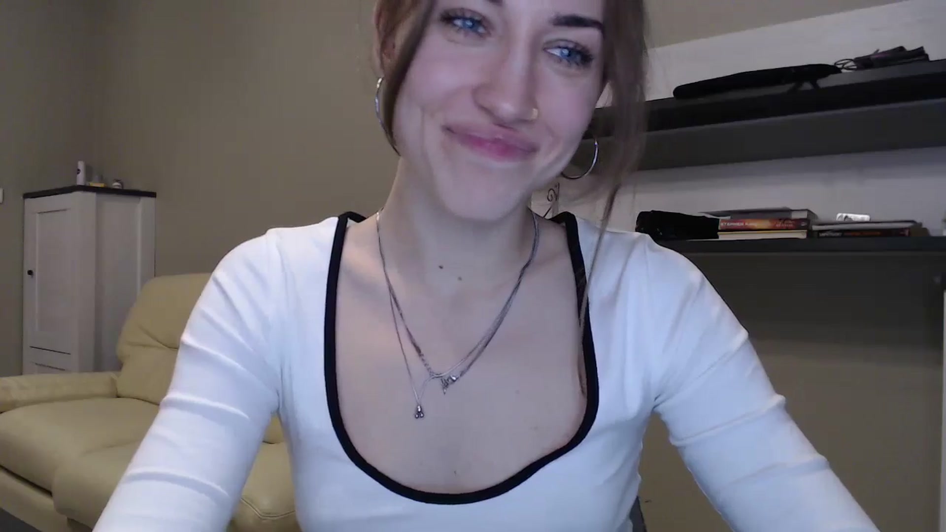 Gallery image thumbnail from GalaxyAnisia's myfreecams stream on, 11/19/2024, 19:40 image 9 of 20