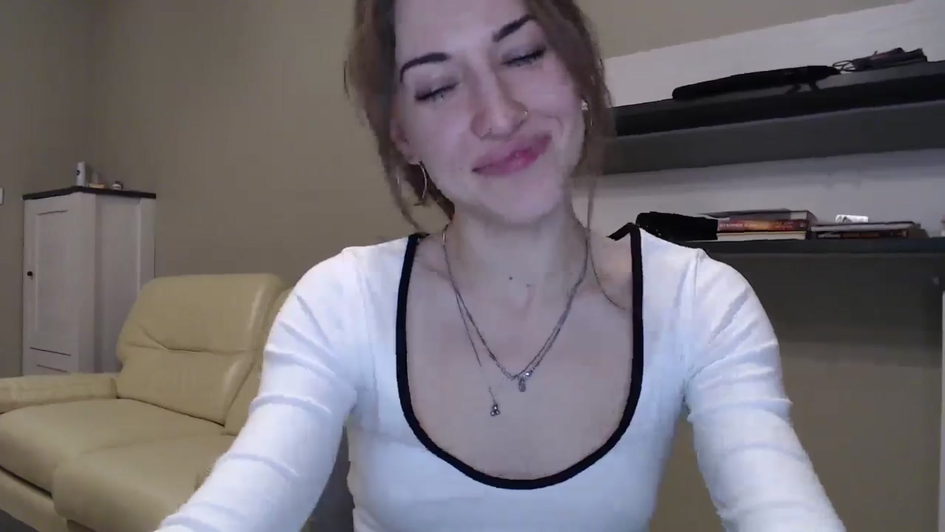 Gallery image thumbnail from GalaxyAnisia's myfreecams stream on, 11/19/2024, 19:40 image 3 of 20