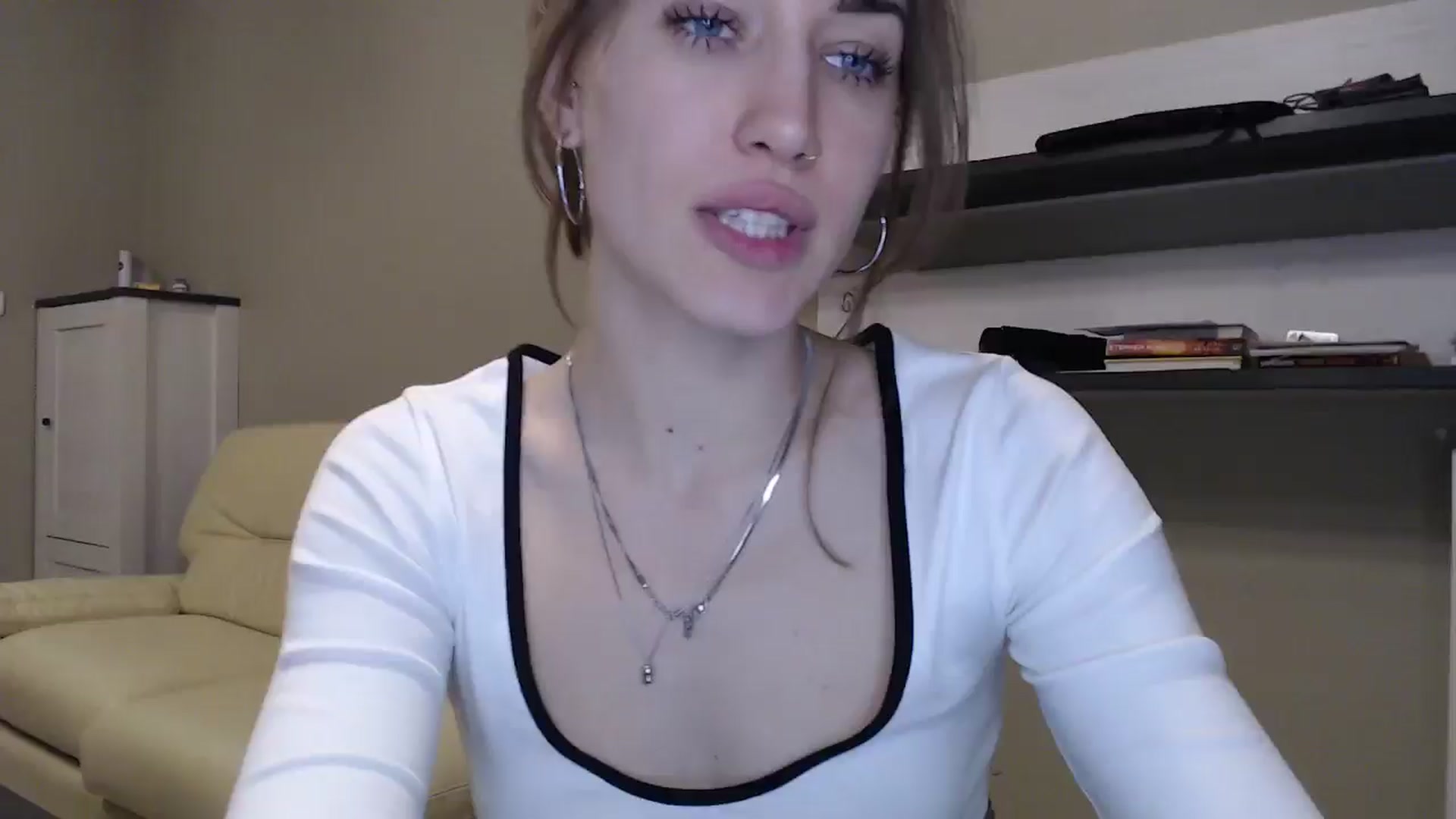 Gallery image thumbnail from GalaxyAnisia's myfreecams stream on, 11/19/2024, 19:40 image 1 of 20