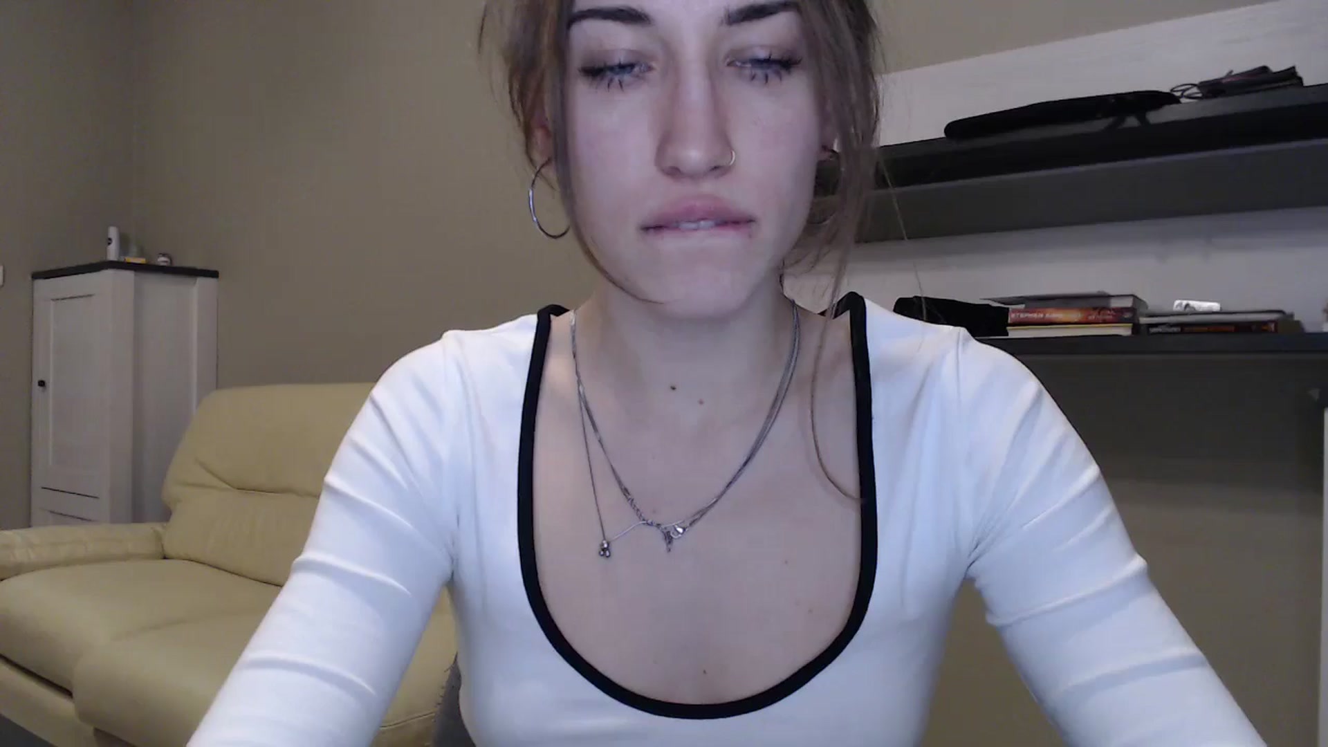 Gallery image thumbnail from GalaxyAnisia's myfreecams stream on, 11/19/2024, 19:40 image 17 of 20