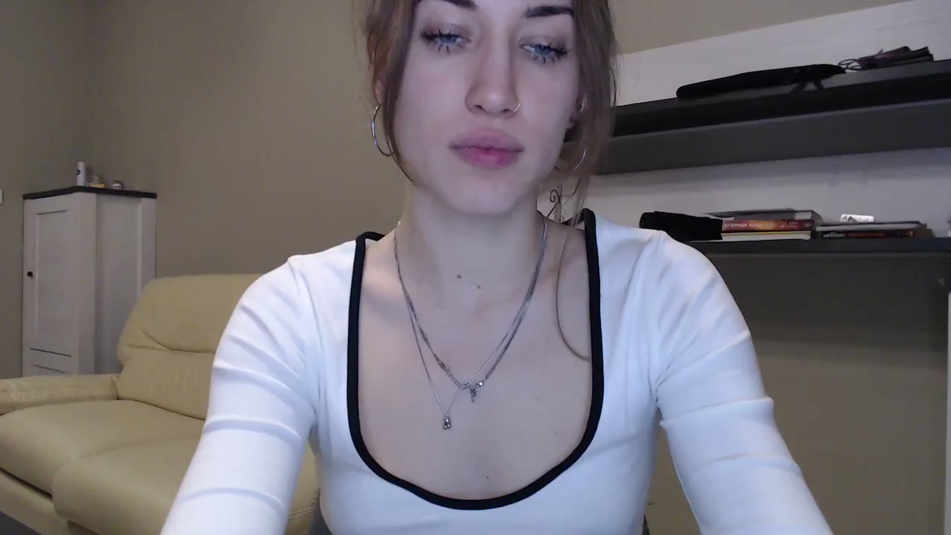 Gallery image thumbnail from GalaxyAnisia's myfreecams stream on, 11/19/2024, 19:40 image 4 of 20