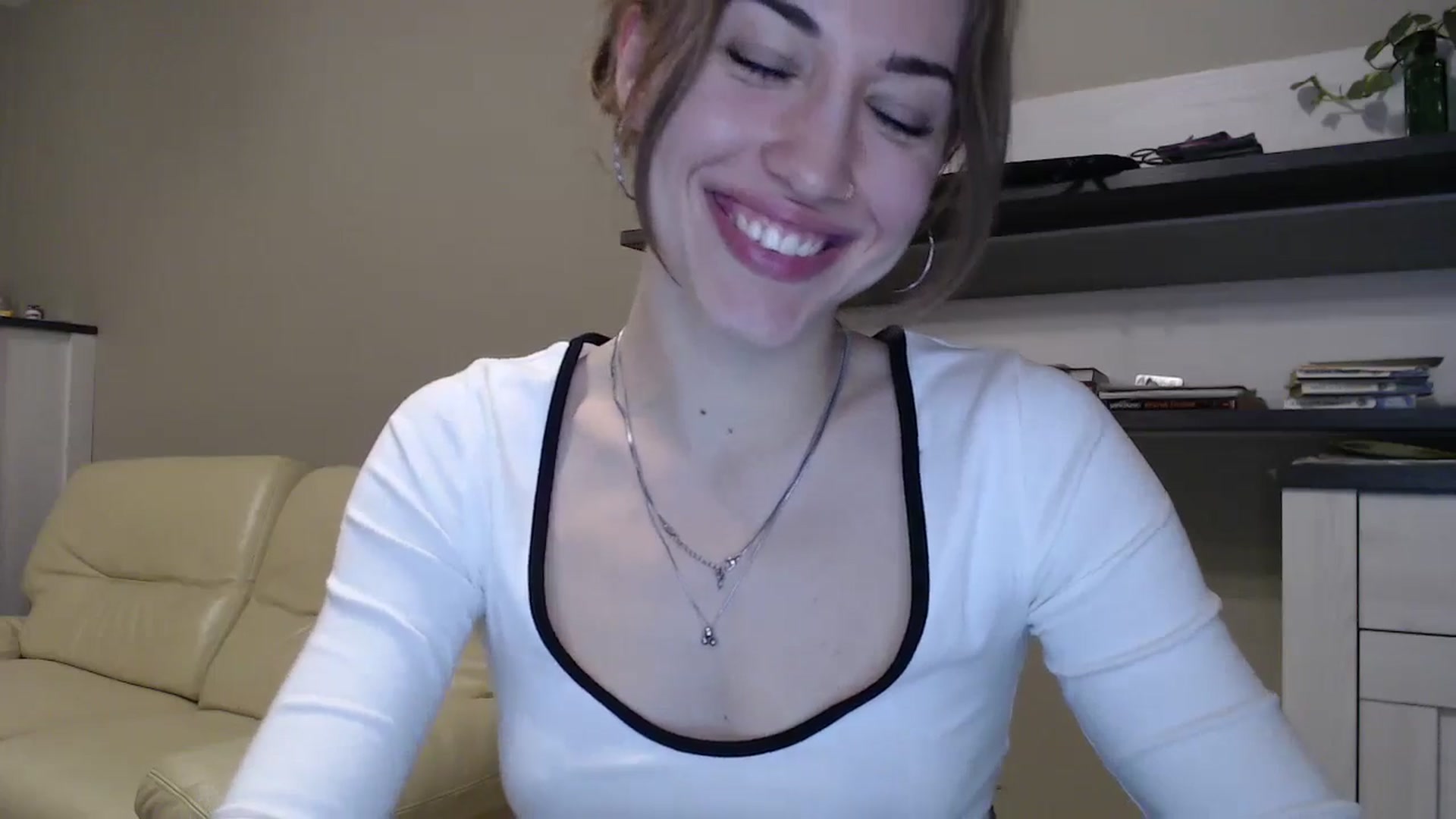 Gallery image thumbnail from GalaxyAnisia's myfreecams stream on, 11/20/2024, 24:05 image 4 of 20