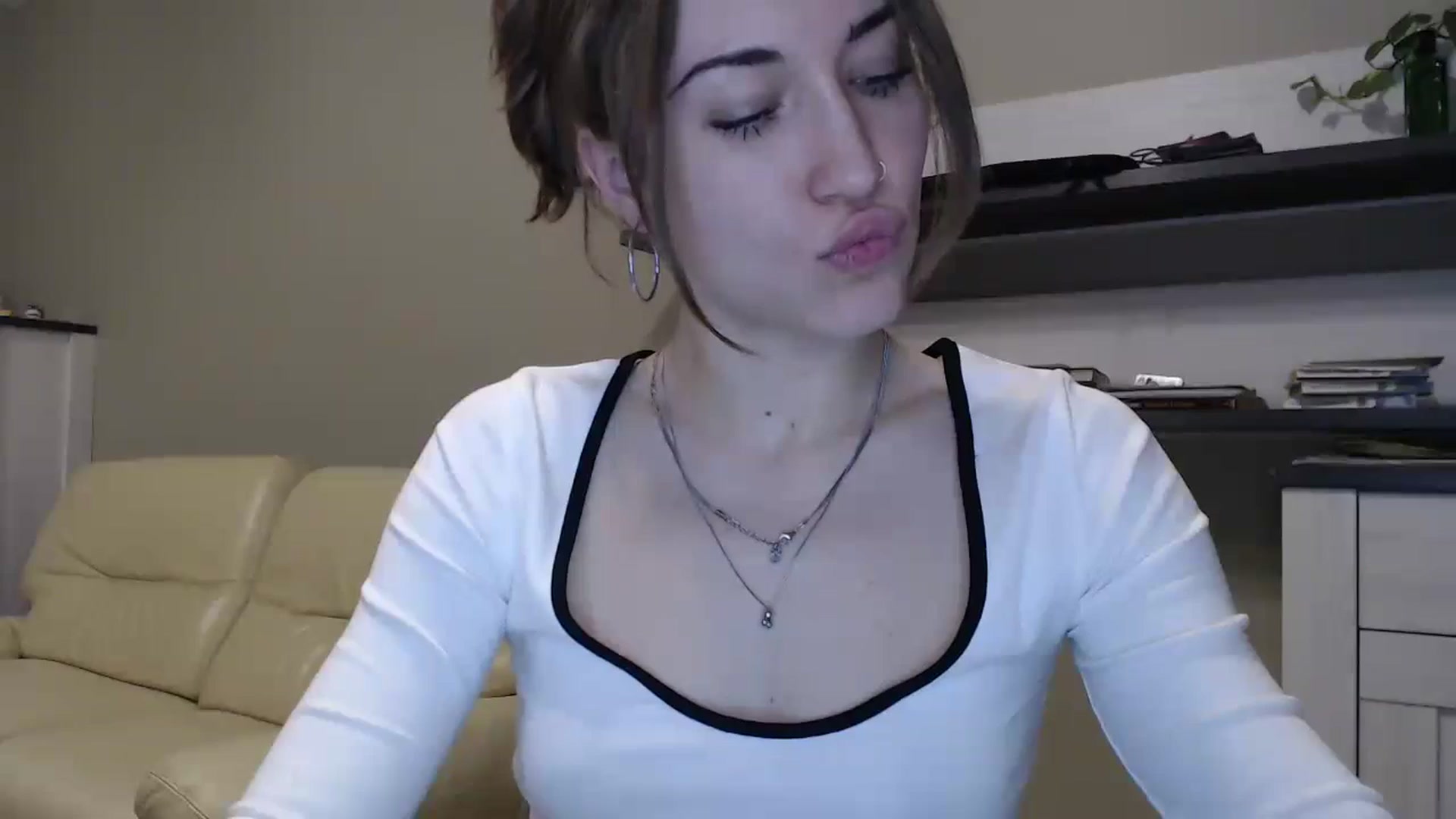 Gallery image thumbnail from GalaxyAnisia's myfreecams stream on, 11/20/2024, 24:05 image 19 of 20