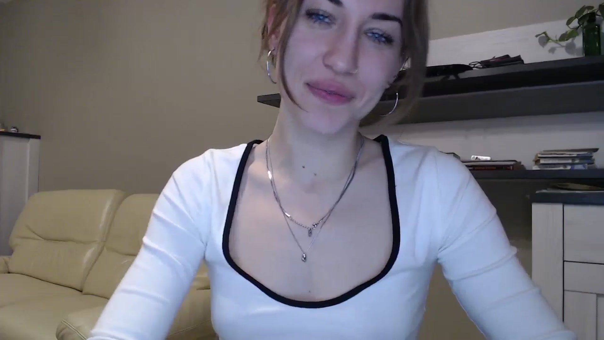 Gallery image thumbnail from GalaxyAnisia's myfreecams stream on, 11/20/2024, 24:05 image 3 of 20